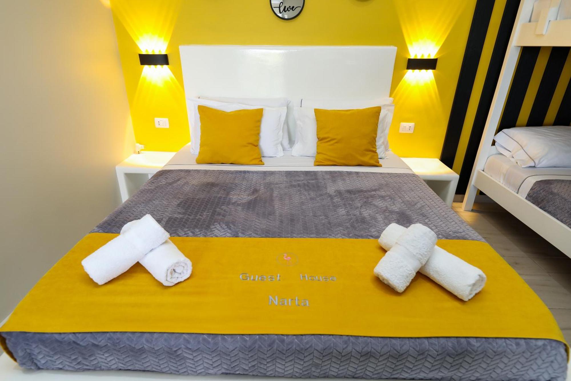 Guest House Narta فلورا المظهر الخارجي الصورة
